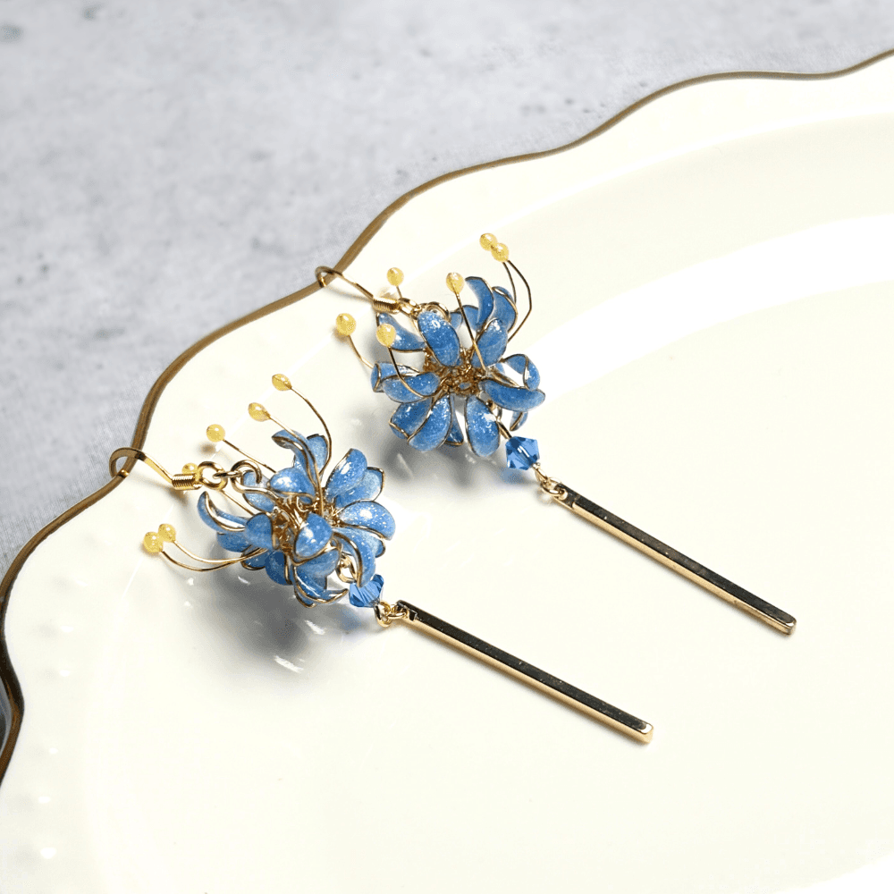 【彼岸花/曼珠沙華】ピアス ブルー/サージカルステンレス/金属アレルギー対応/揺れるデザイン/受注生産 | 6枚目